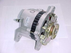 Alternador Hitachi 12 Volt 35 Amp Anclaje 80Mm Tensor 156Mm Con Regulador Nissan Pata Ancha