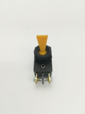 Interruptor Palanca 6 Amp Amarillo Unipolar Cs301D (1010 2132)