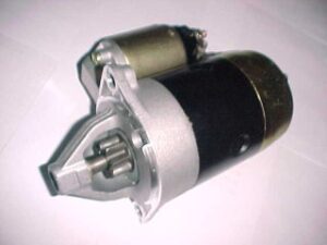 Motor De Partida Mitsubishi 12 Volt 8 Dientes 0.7Kw Cw Md-001555 Grúa Colt Santamo Hyundai Accent H100 Anclaje 105Mm Trompa 77Mm Piñón 28Mm
